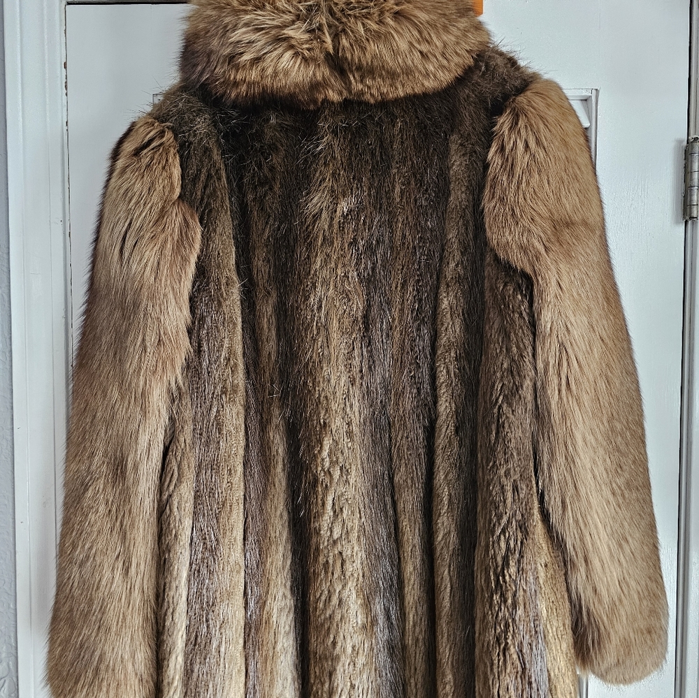 Beautiful Vintage Full Length Beaver with Fox Sleeve Fur Coat L - Picture 10 of 16